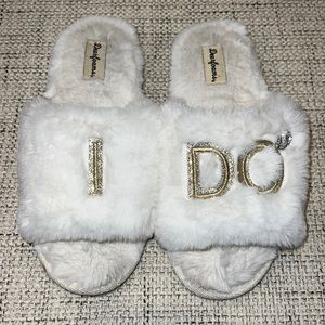 Women’s white Small 5-6 Engagement Wedding Slippers “I Do” Dearfoams